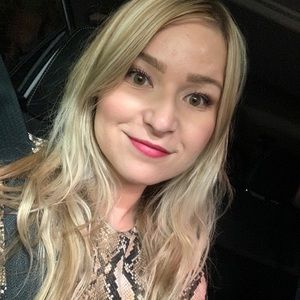 Meet your Posher, Cinthya